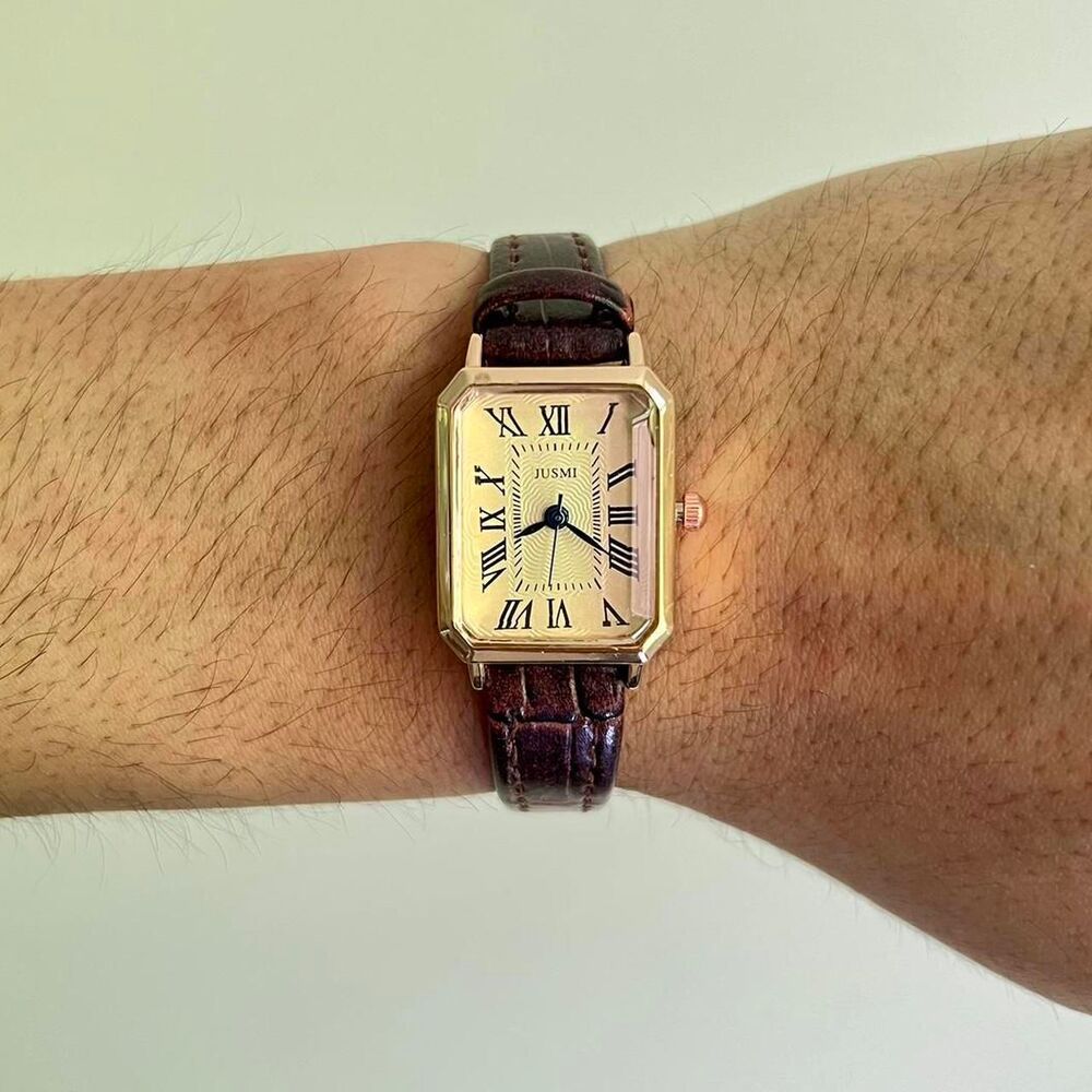 2000s vintage style cute rectangle browm leather luxury watch
